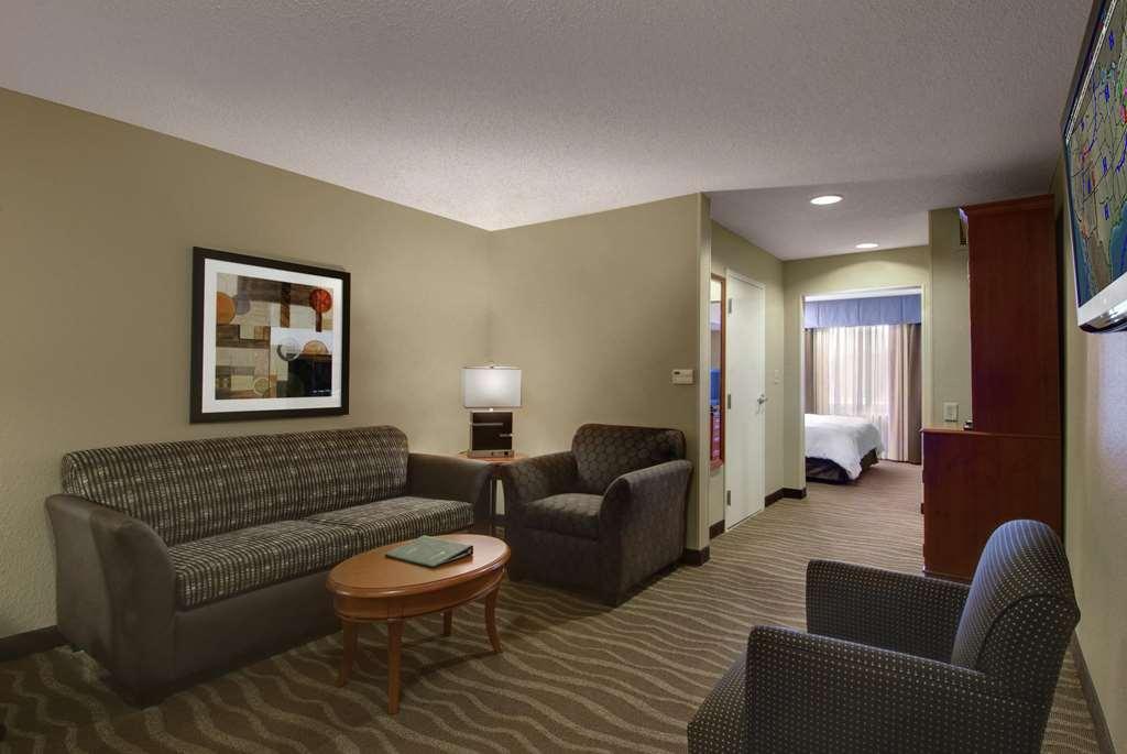 Hilton Garden Minneapolis 3*