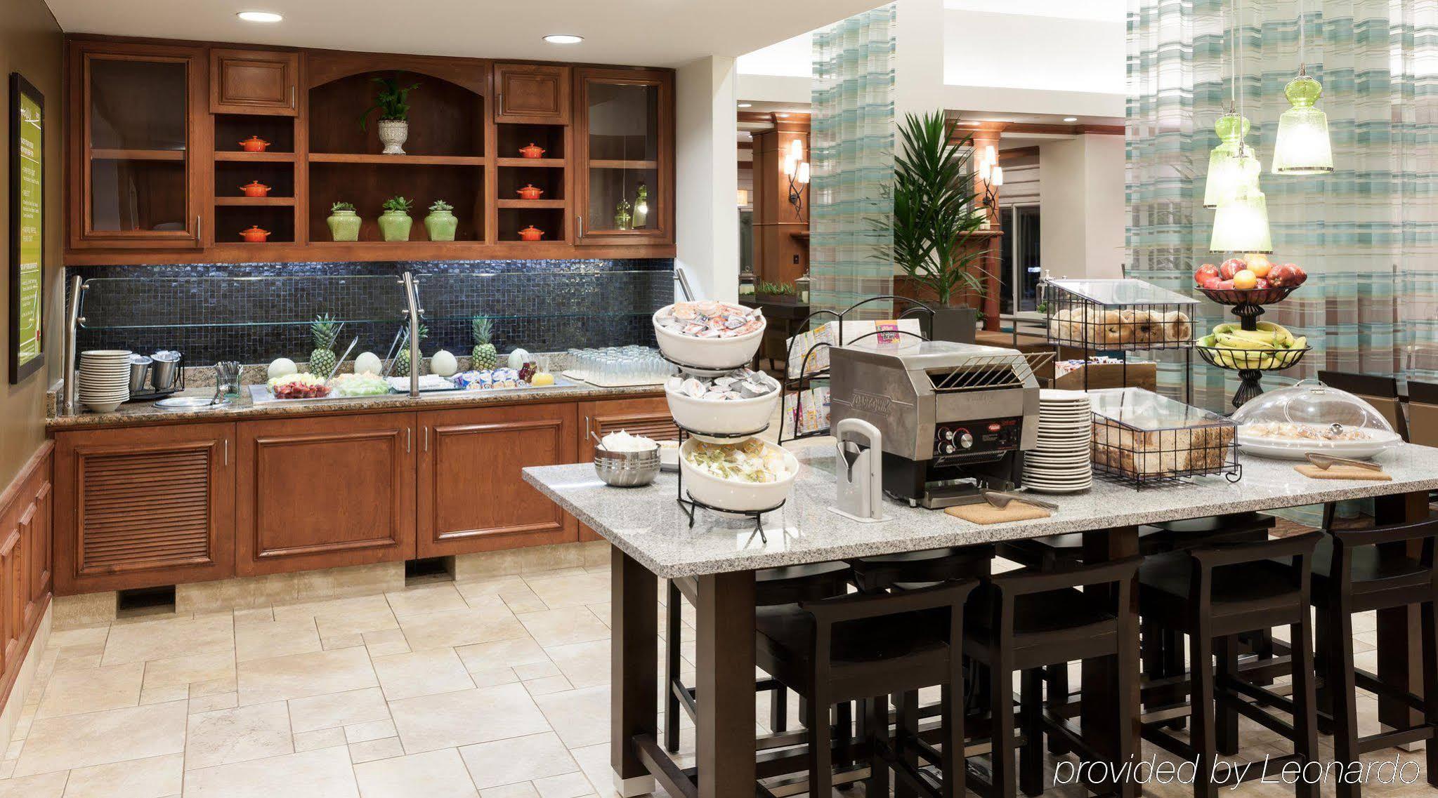 Hilton Garden Minneapolis 3*